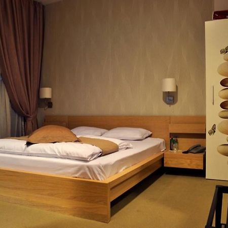 Guesthouse City Central International Скоп'є Екстер'єр фото