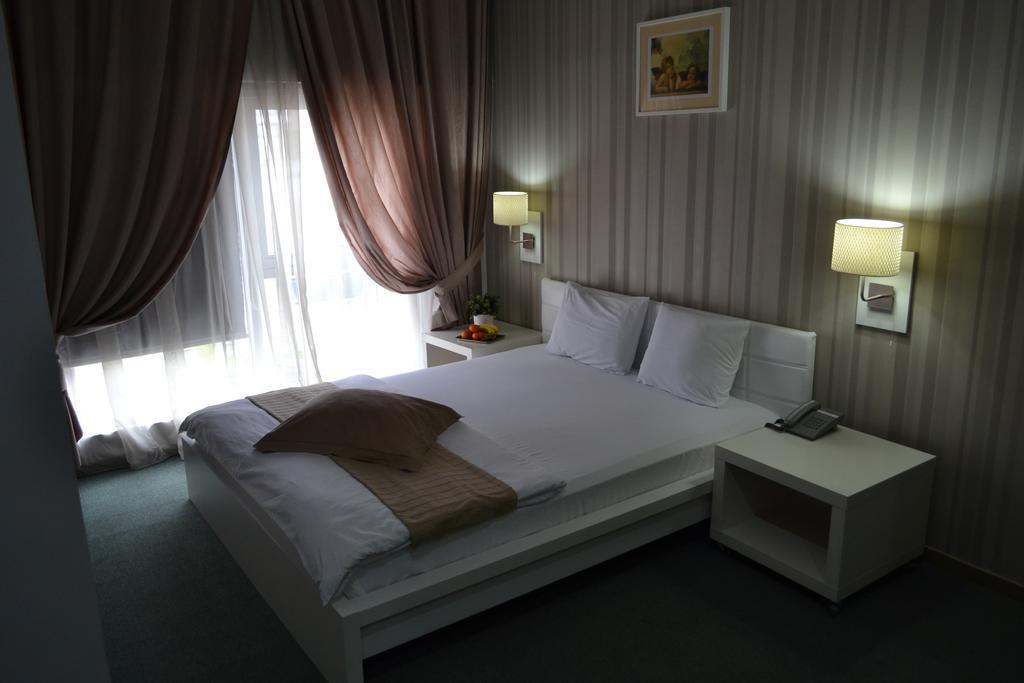 Guesthouse City Central International Скоп'є Екстер'єр фото