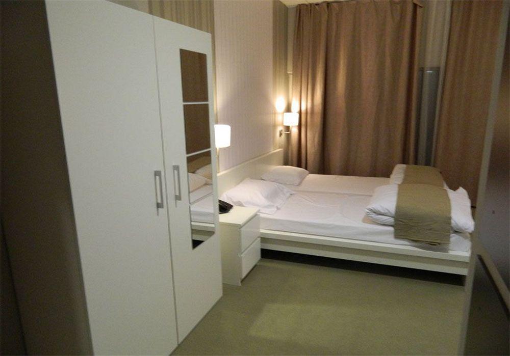 Guesthouse City Central International Скоп'є Екстер'єр фото