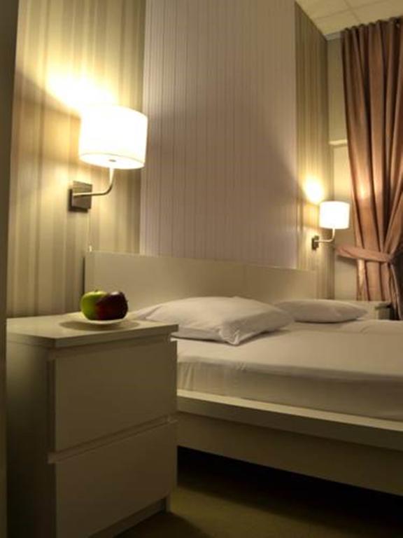 Guesthouse City Central International Скоп'є Екстер'єр фото