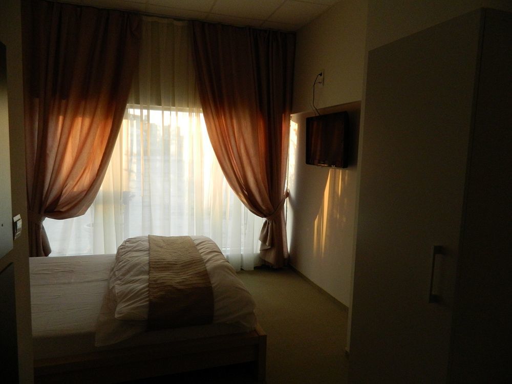 Guesthouse City Central International Скоп'є Екстер'єр фото
