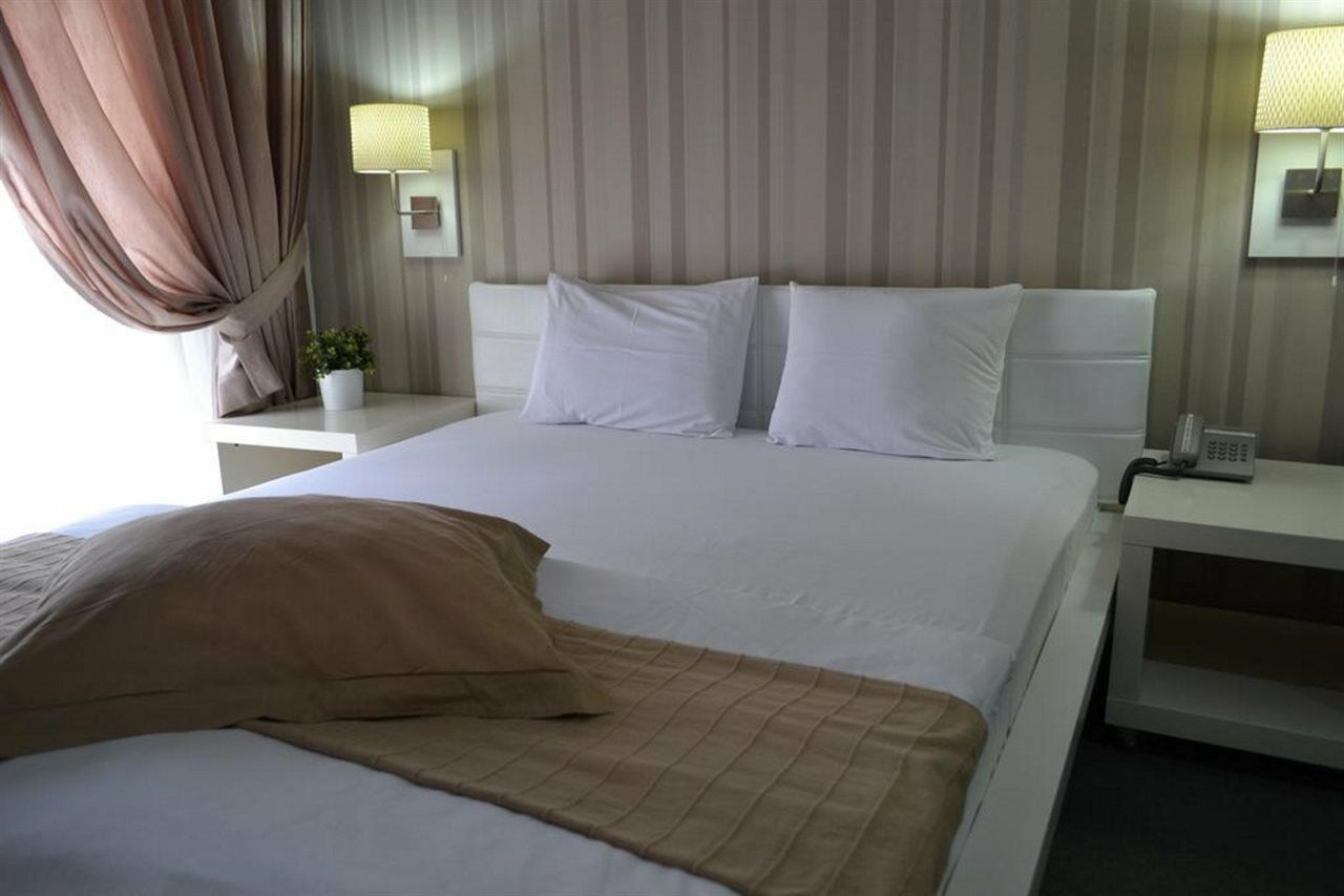 Guesthouse City Central International Скоп'є Екстер'єр фото