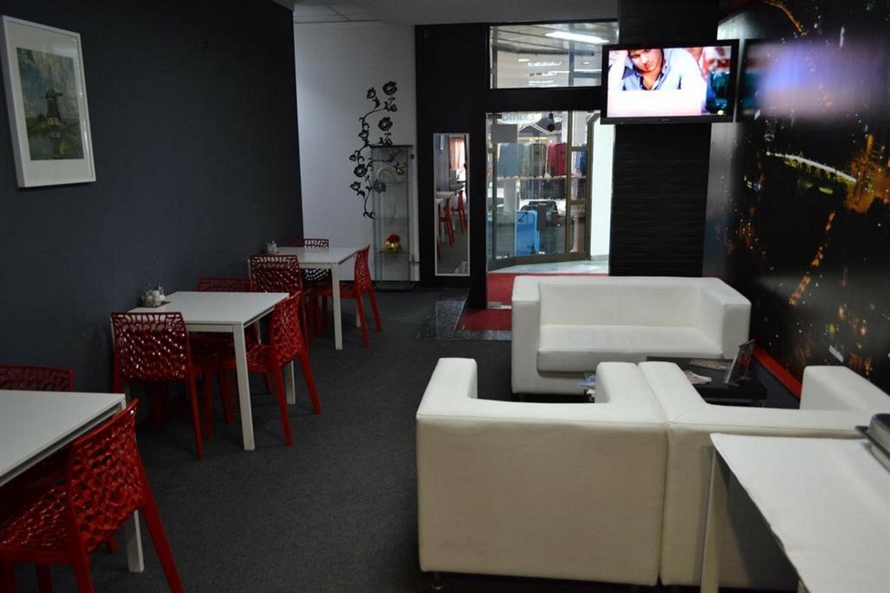 Guesthouse City Central International Скоп'є Екстер'єр фото